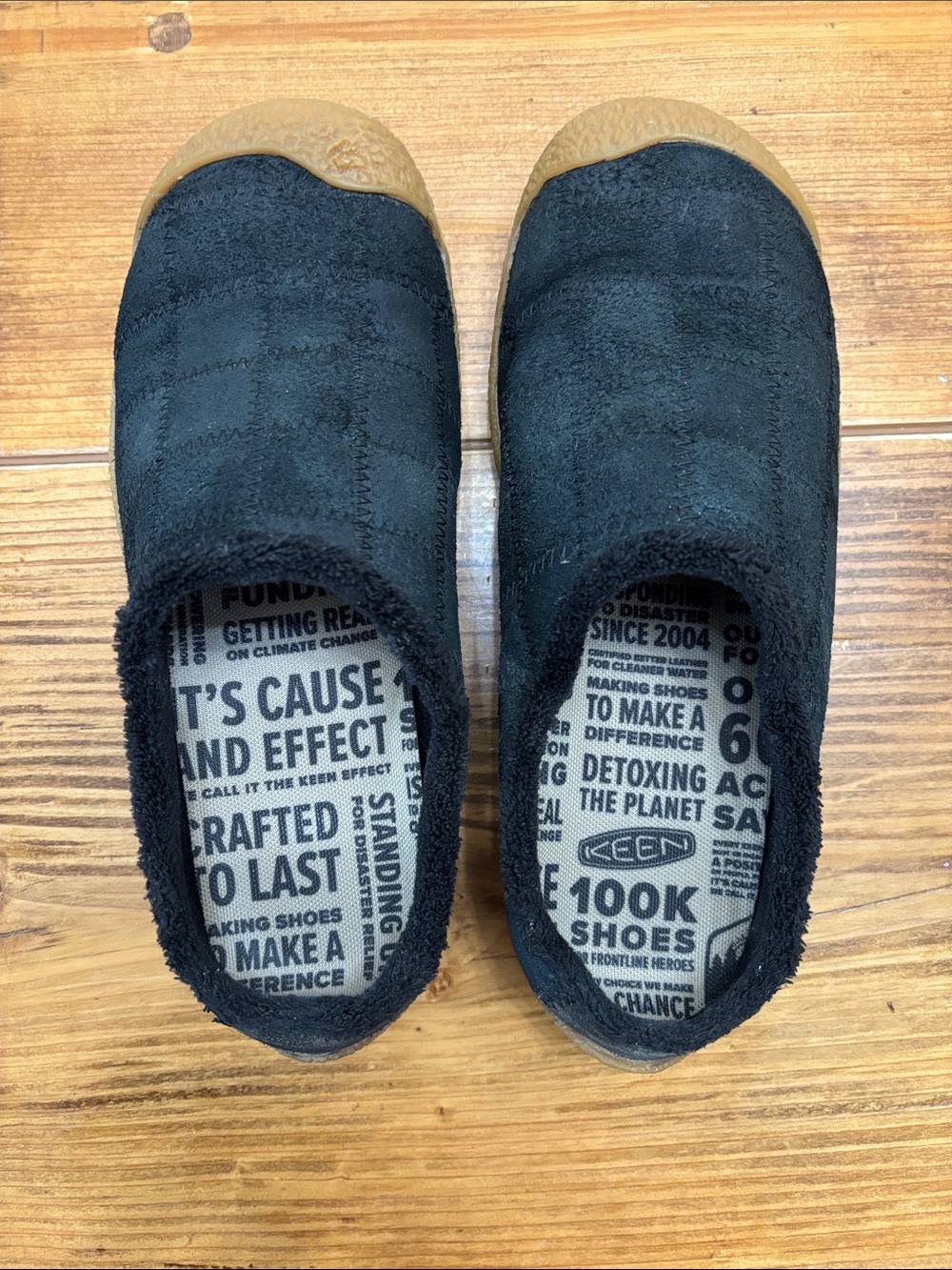Keen Black Slip-On Casual Mules with Gum Sole - Picture 3 of 4